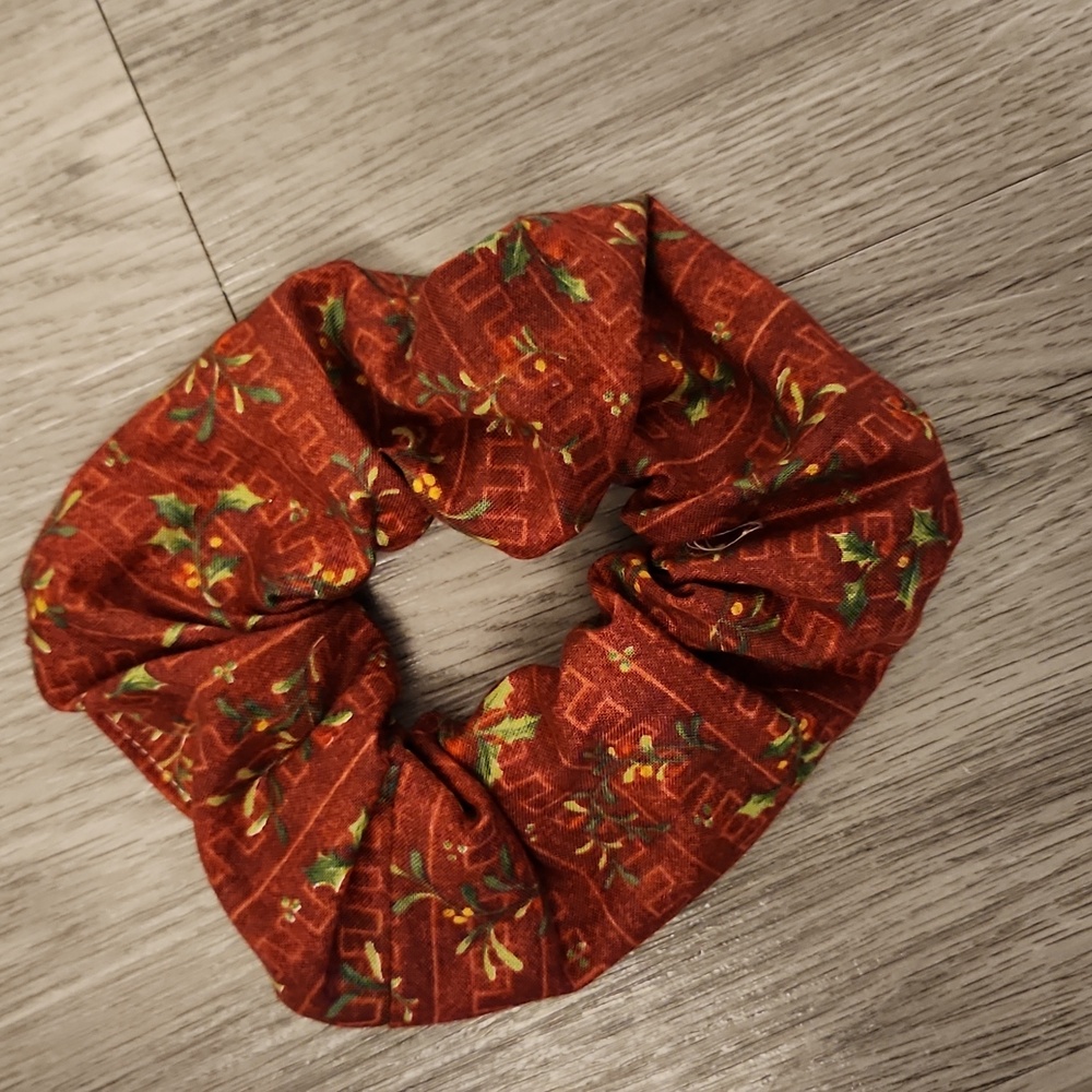 🐻 New Scrunchie